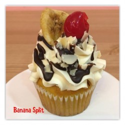 cupcake banana split 12 pc (deliiverry in 2 day