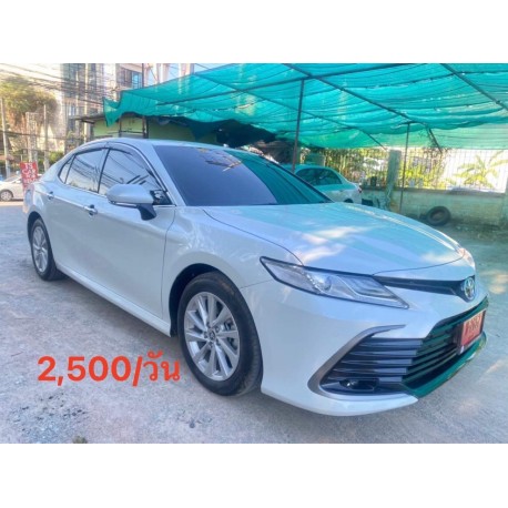 Toyota Camry: Reliable & Efficient Mid-Size Sedan